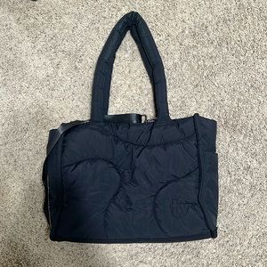 Thirty years drift tote